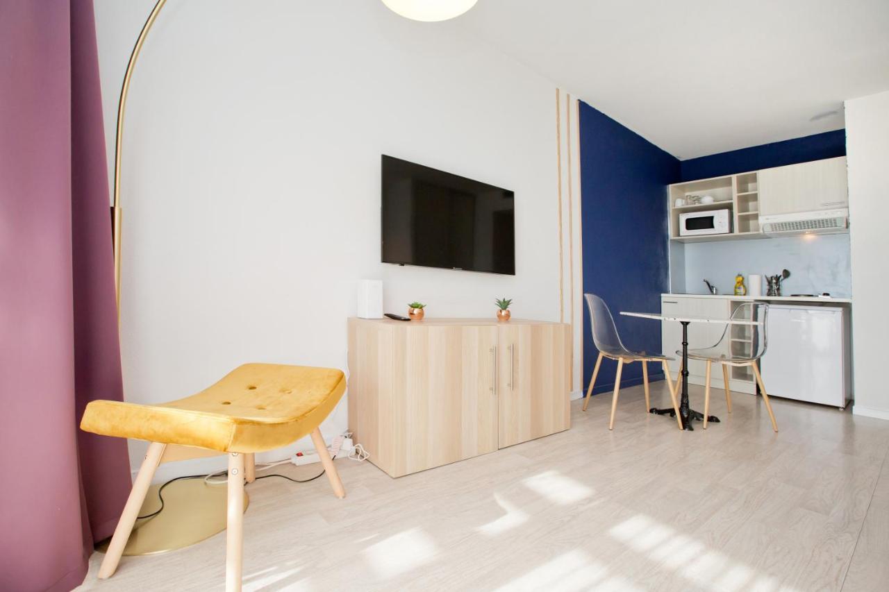 Grand Studio Avec Climatisation, Balcon Proche Gare Centre Ville Lourdes Exterior photo