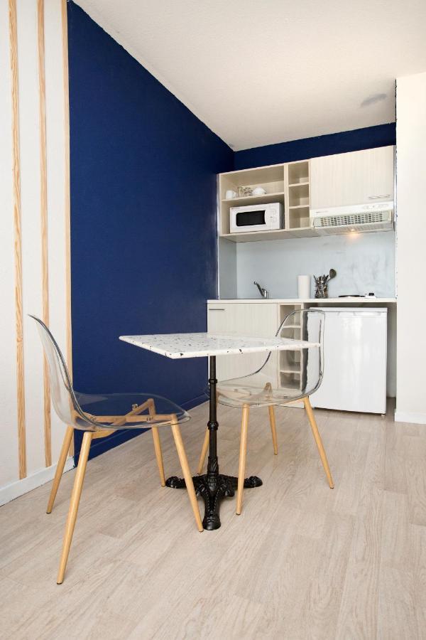 Grand Studio Avec Climatisation, Balcon Proche Gare Centre Ville Lourdes Exterior photo